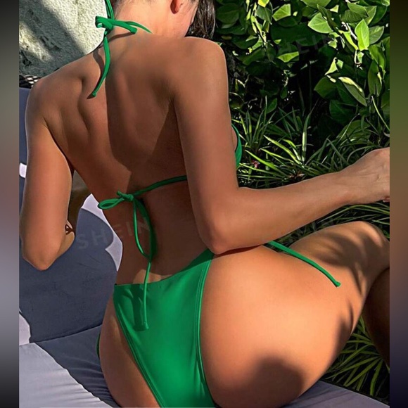 Bikini - Picture 3 of 3